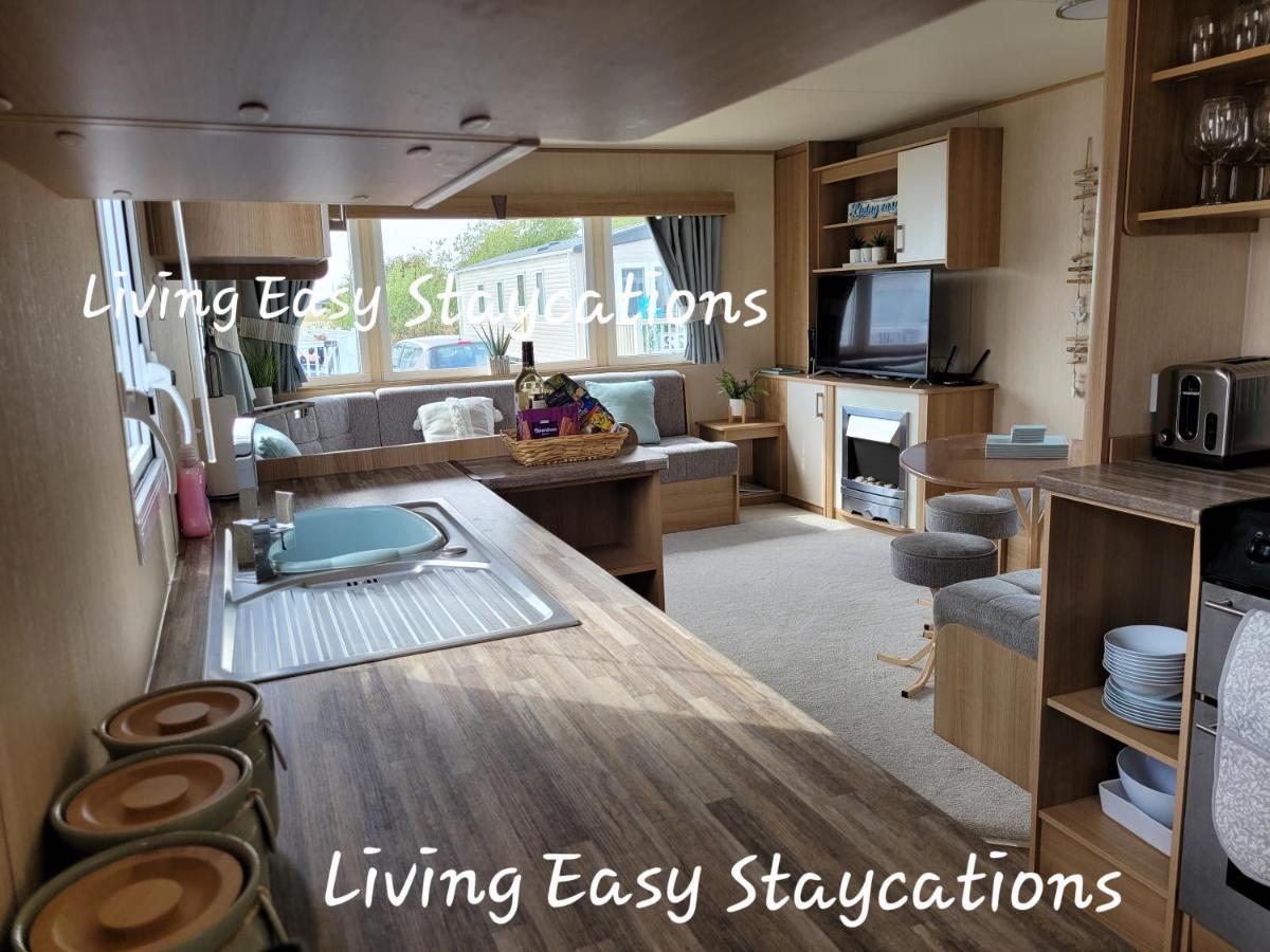 Living Easy Staycations At Tattershall Lakes 외부 사진