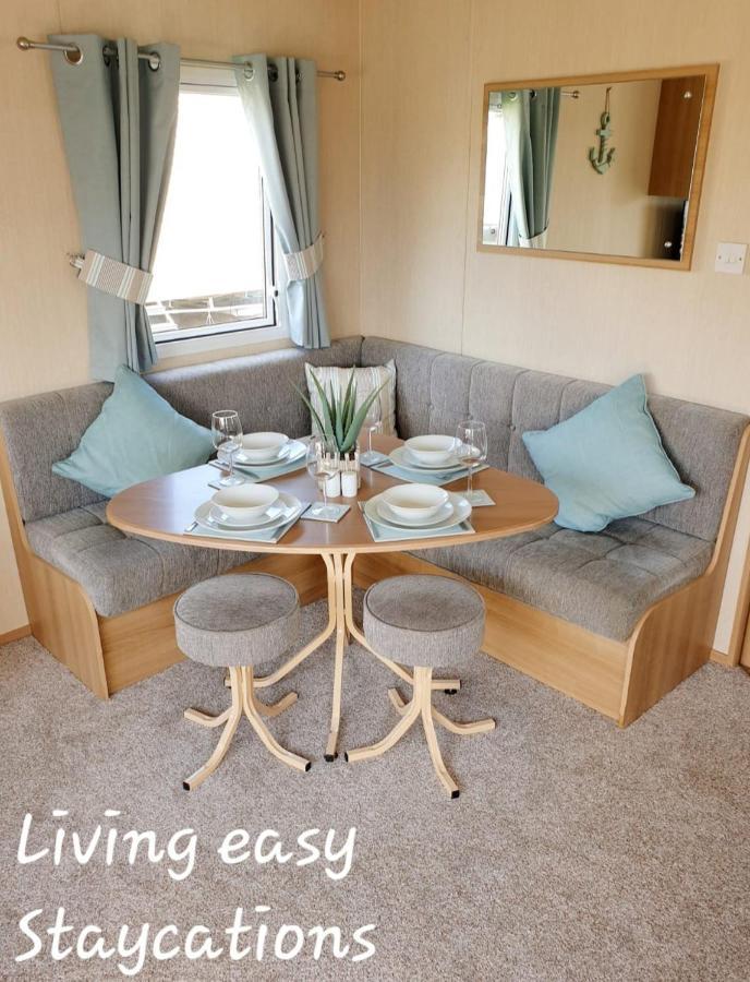 Living Easy Staycations At Tattershall Lakes 외부 사진