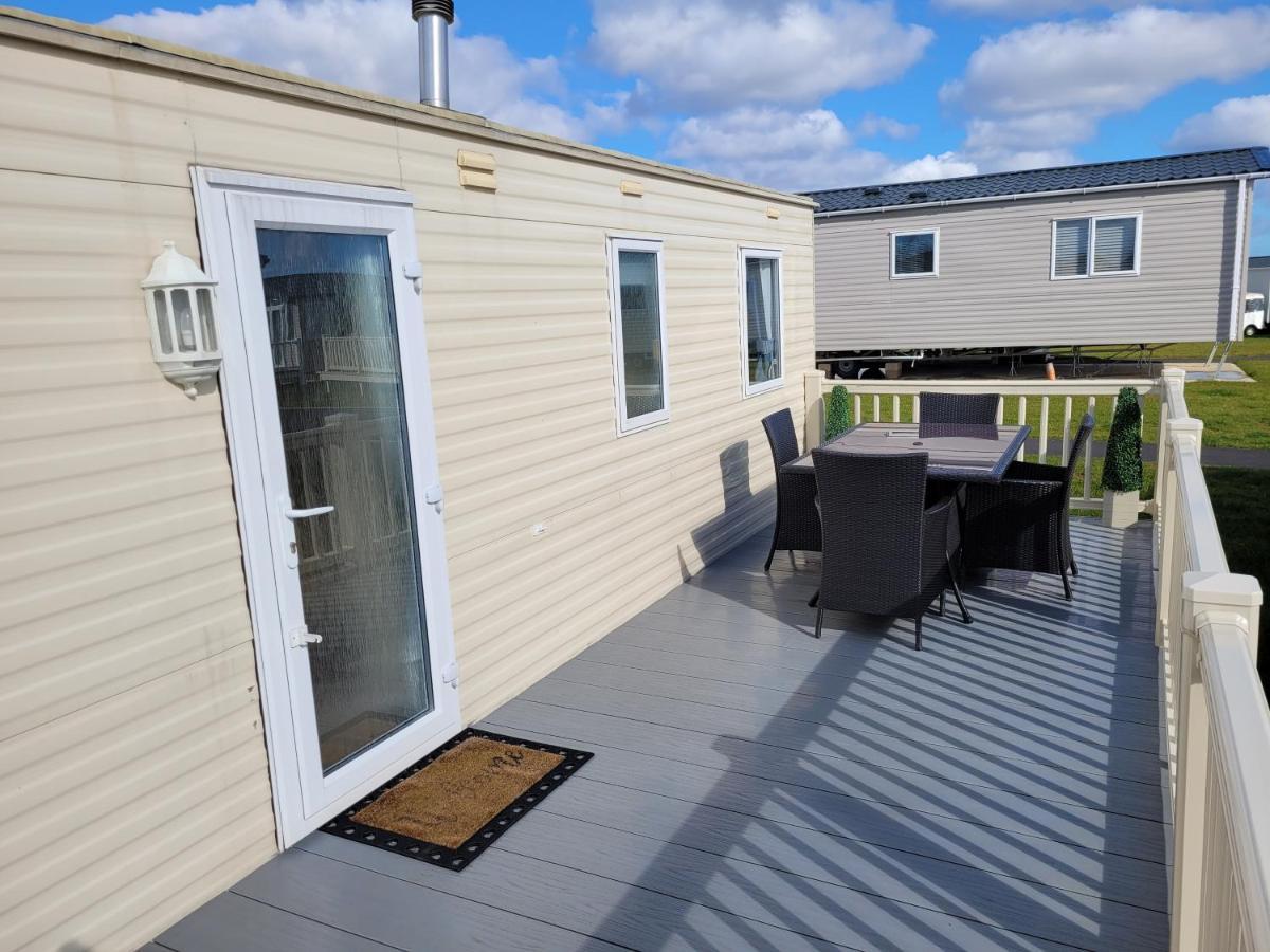 Living Easy Staycations At Tattershall Lakes 외부 사진