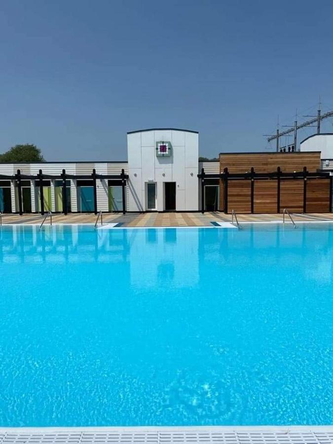 Living Easy Staycations At Tattershall Lakes 외부 사진