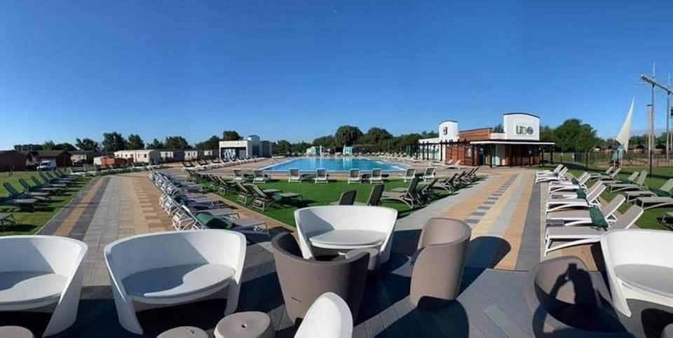 Living Easy Staycations At Tattershall Lakes 외부 사진
